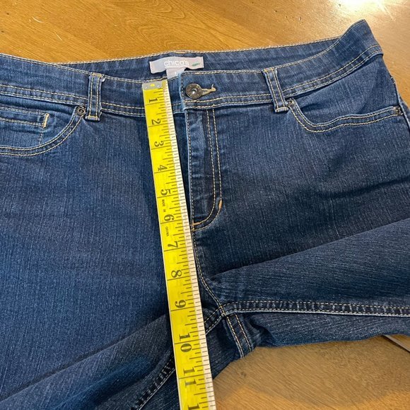Chico’s Women's Dark Wash Crop Mid Rises Denim Blue‎ Jeans Sz 1 - Picture 4 of 9